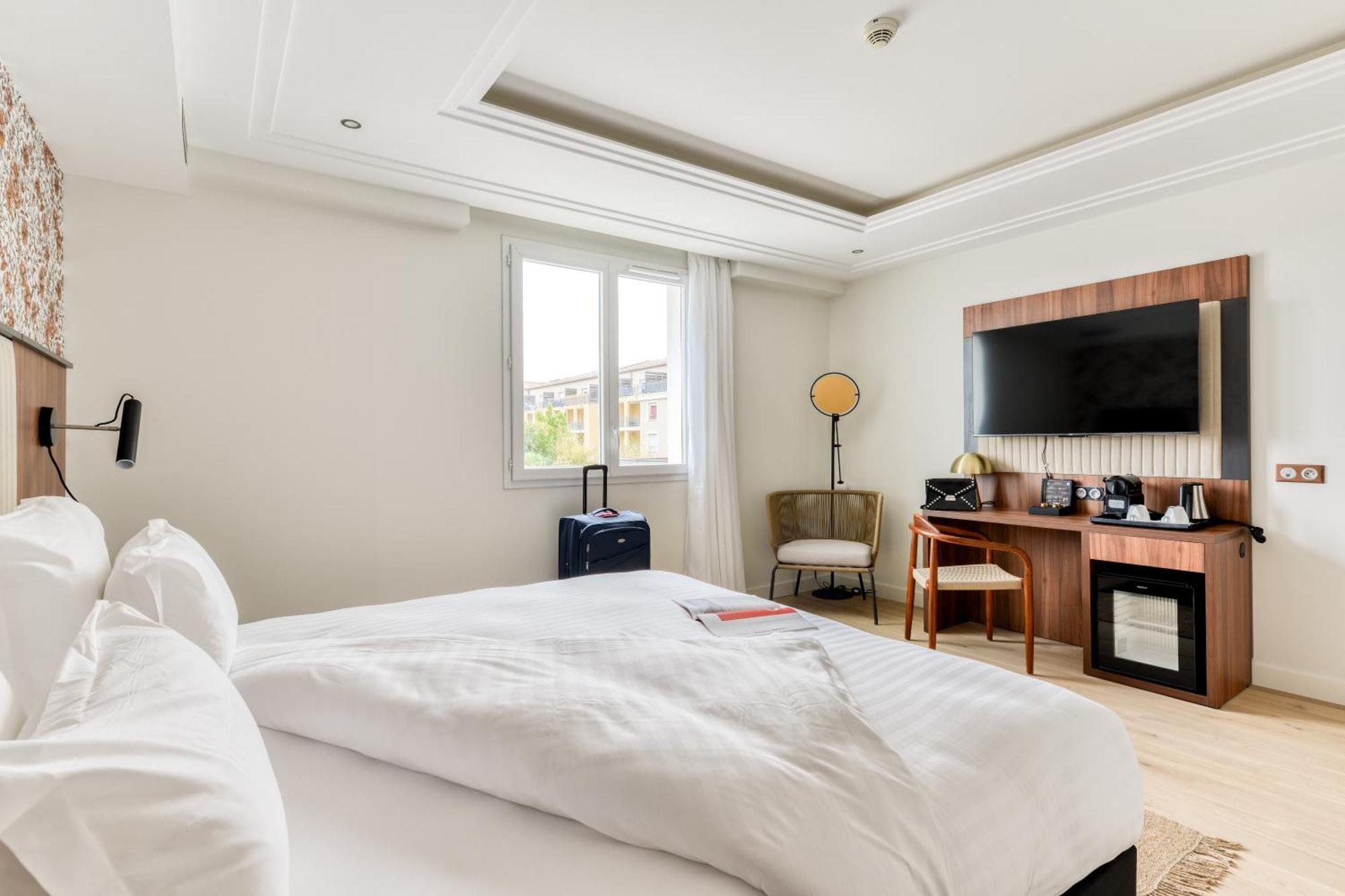 Zenitude Hotel La Valadiere, Ascend Hotel Collection Juvignac Exterior foto