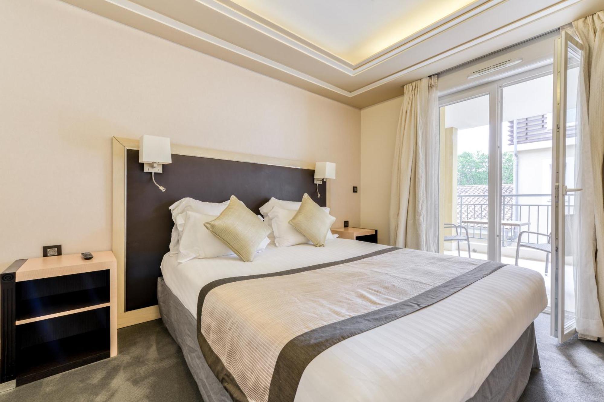 Zenitude Hotel La Valadiere, Ascend Hotel Collection Juvignac Exterior foto