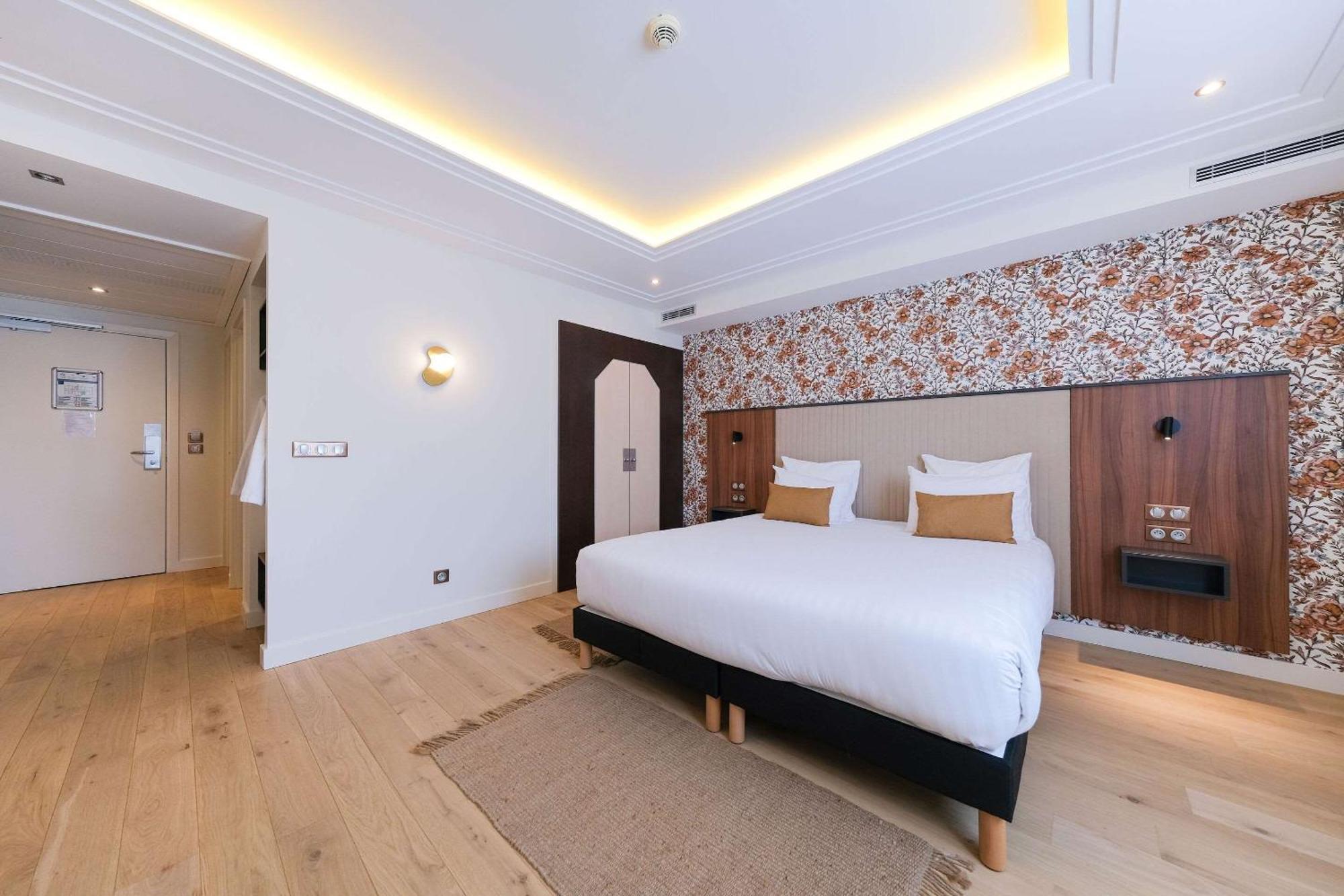 Zenitude Hotel La Valadiere, Ascend Hotel Collection Juvignac Exterior foto